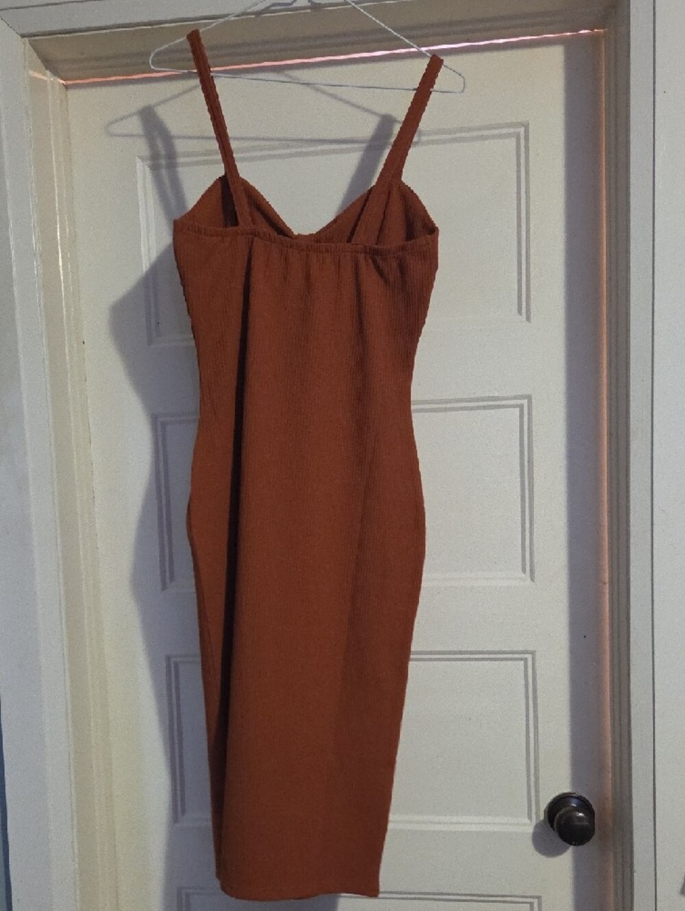 Women's Rust Tie-Front Ribbed Midi Dress - Picture 4 of 8